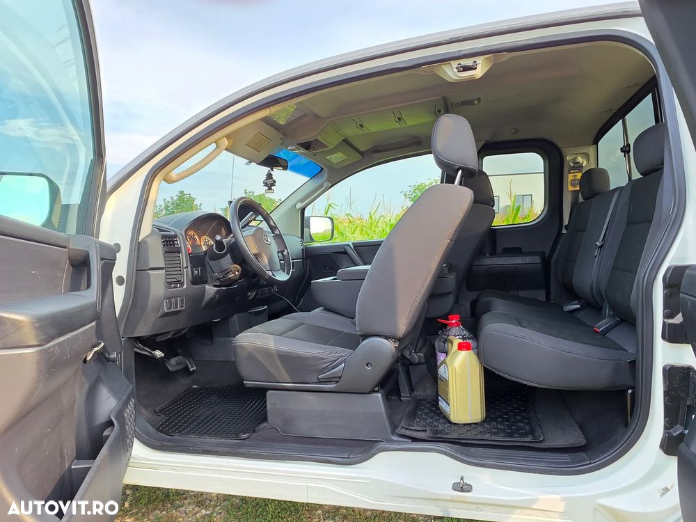 Nissan Titan - 8