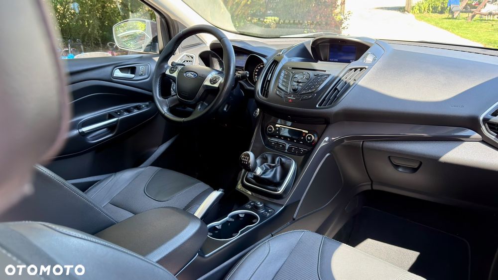 Ford Kuga 2.0 TDCi 4x4 Titanium - 24