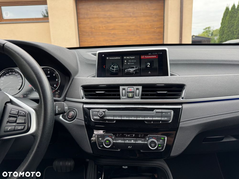 BMW X1 sDrive18d xLine - 11