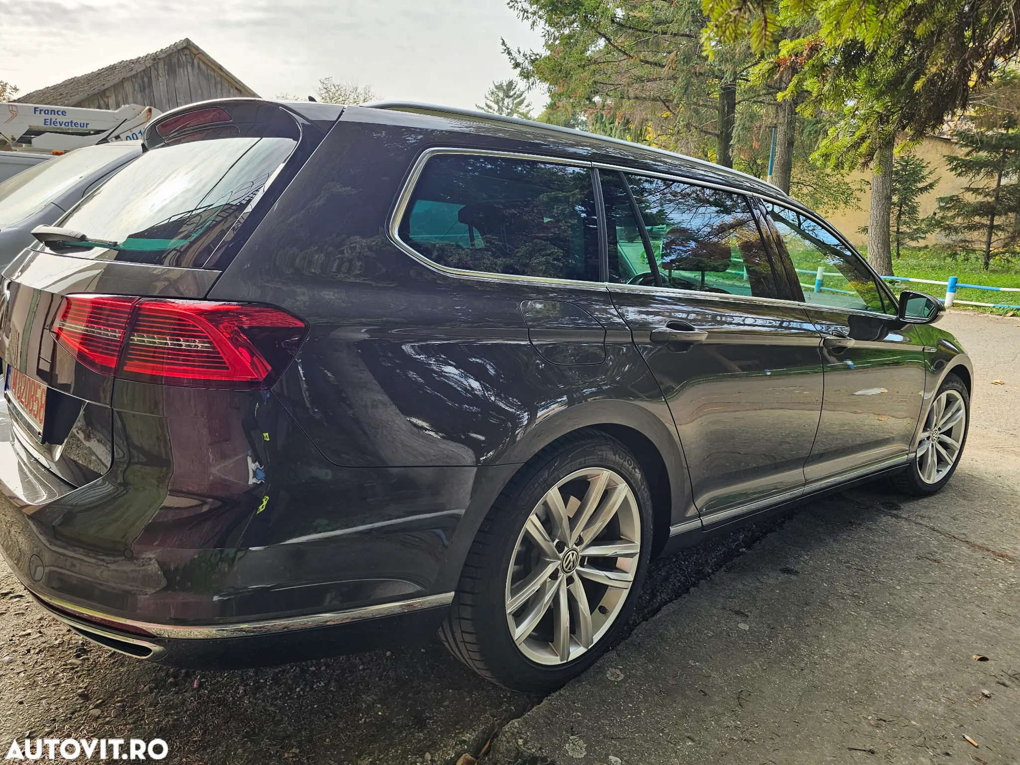 Volkswagen Passat Variant 2.0 TDI DSG 4Motion Highline - 9