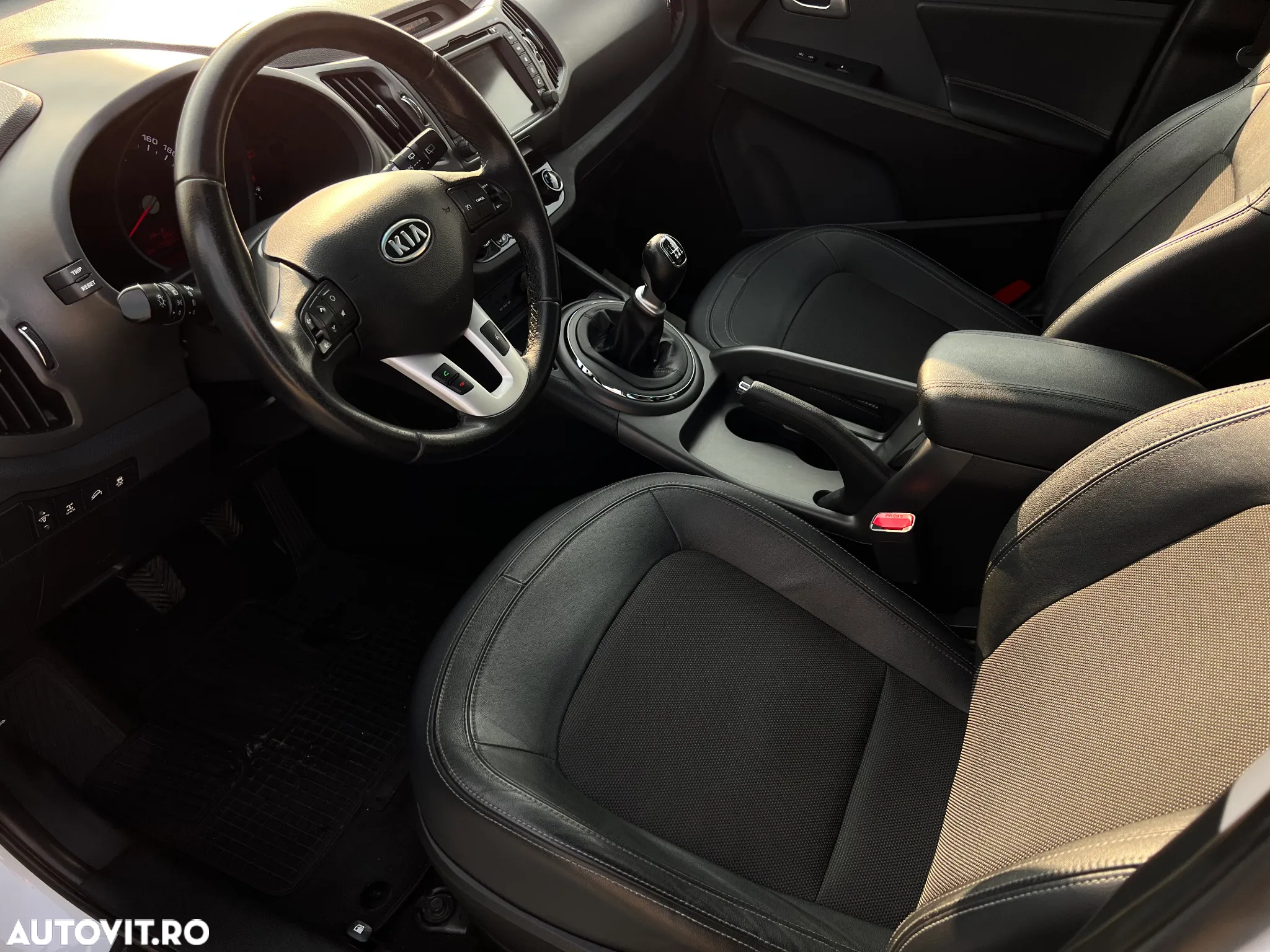 Kia Sportage 2.0 CRDI AWD VISION - 12