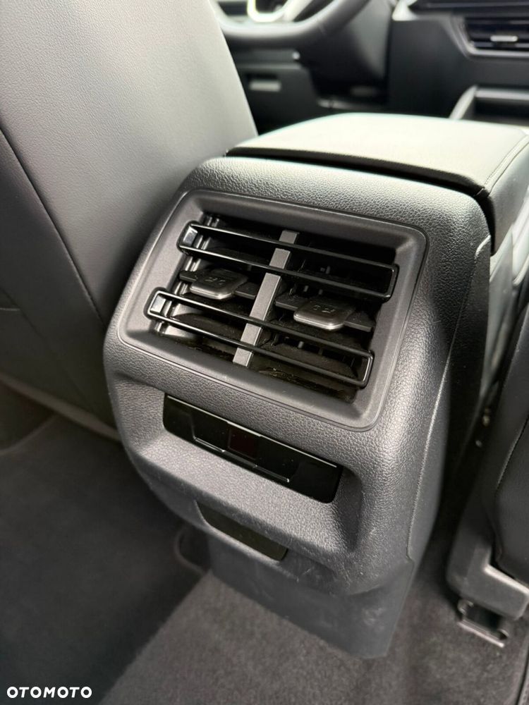 Volkswagen Tiguan 1.5 eTSI Life DSG - 27