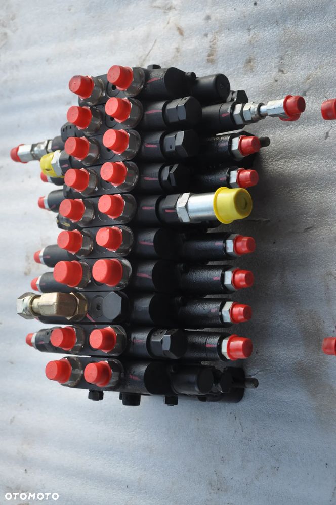 Rozdzielacz hydrauliczny JCB 8025 - 3