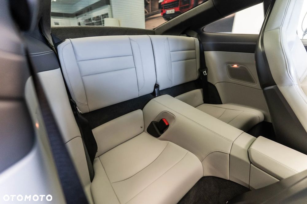 Porsche 911 Carrera 4S - 27