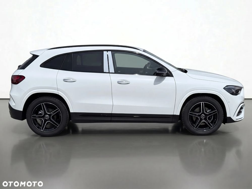 Mercedes-Benz GLA - 9