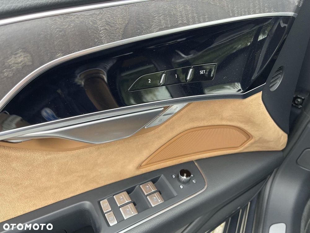 Audi A8 - 14