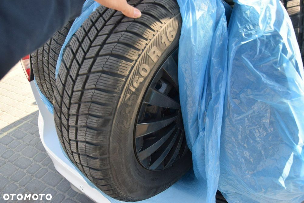 Ford Kuga 2.0 TDCi 4x4 Titanium - 16