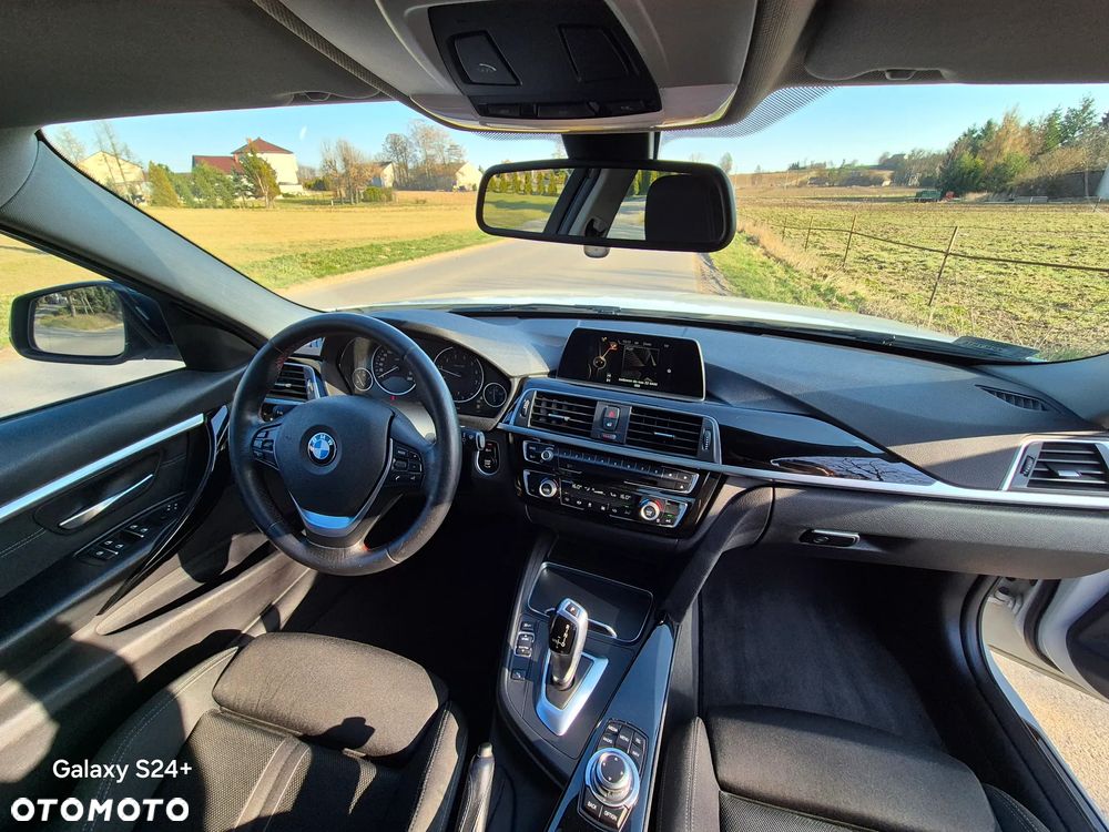 BMW Seria 3 318i Sport Line - 21