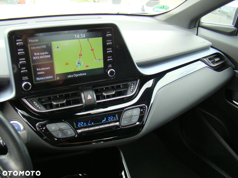 Toyota C-HR 1.8 Hybrid Team Deutschland - 31