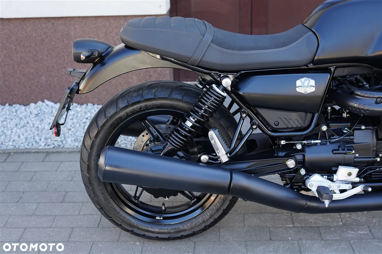 Moto Guzzi V7 - 4