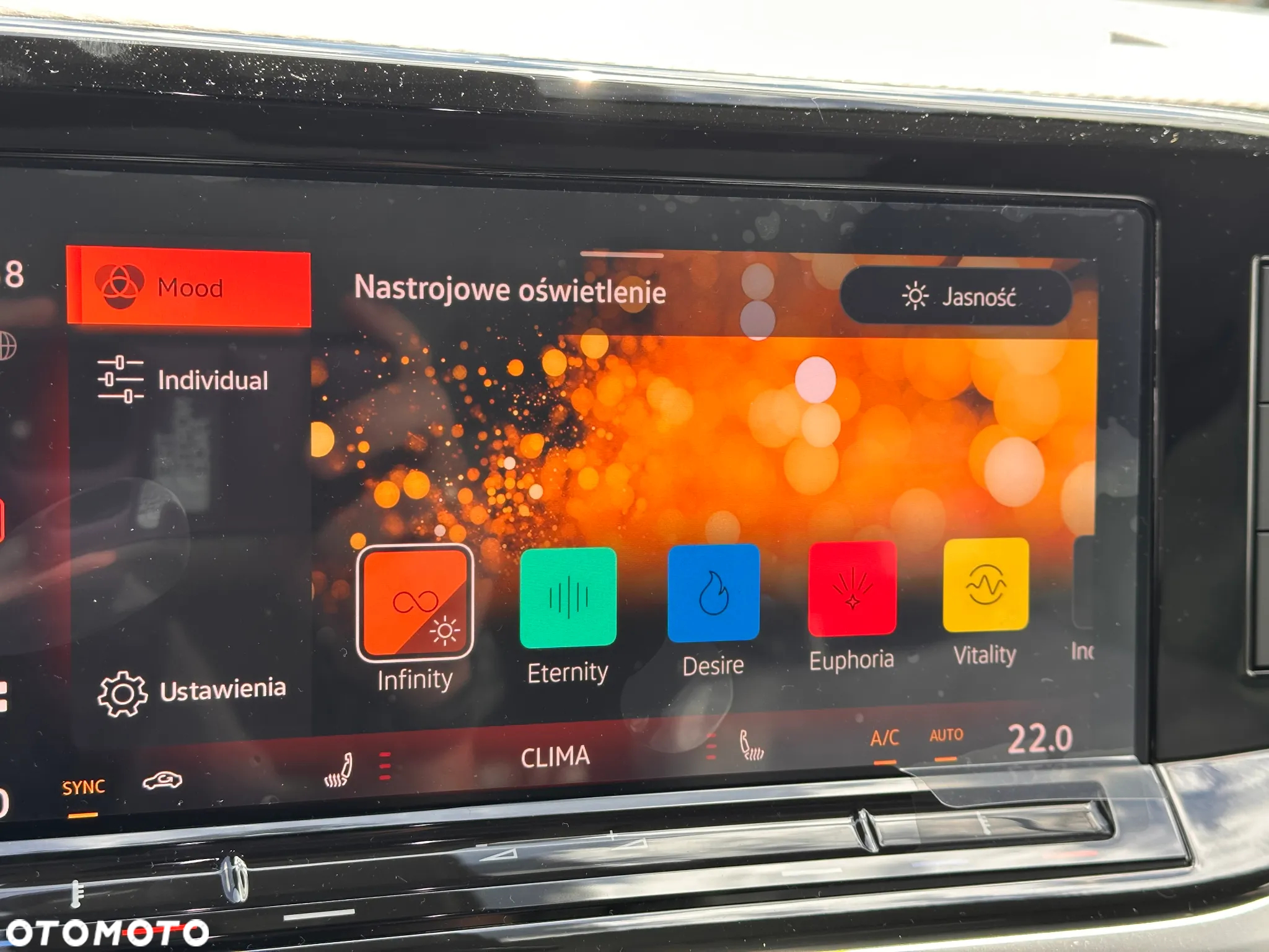 Volkswagen Multivan 2.0 TSI L2 Style DSG - 24