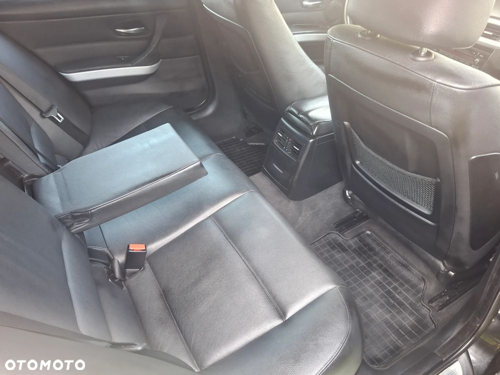 BMW Seria 3 318d DPF Edition Sport - 10