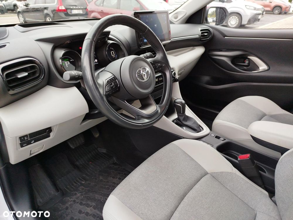 Toyota Yaris - 10