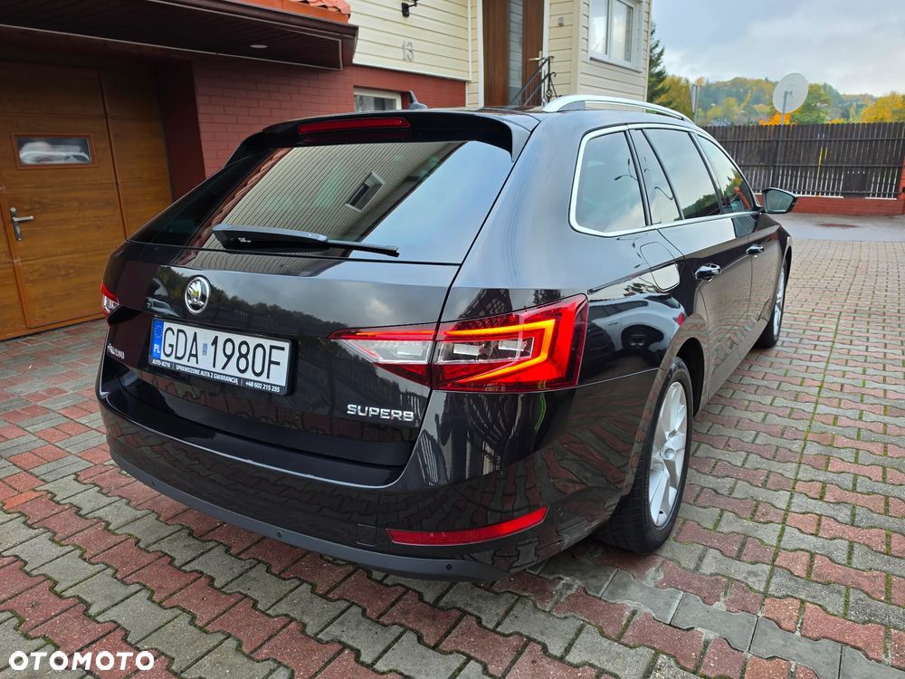 Skoda Superb 2.0 TDI DSG Premium Edition - 5