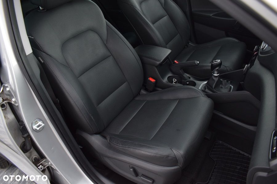 Hyundai Tucson 1.7 CRDI BlueDrive GO 2WD - 14