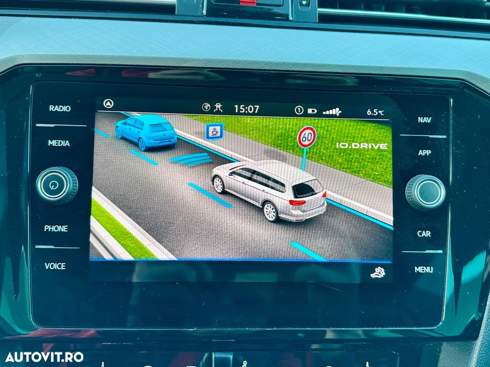 Volkswagen Passat Variant 2.0 TDI SCR DSG Elegance - 21