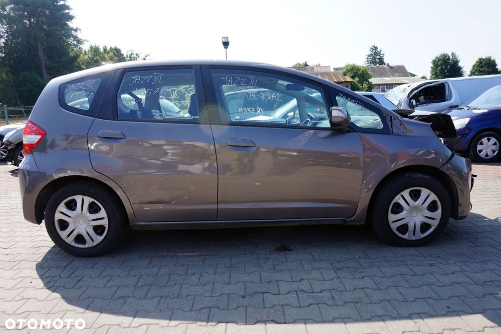 HONDA JAZZ III LIFT 5D HB 2011 YR578M 1.4 16V L13Z2 100KM SZARY na części - 6