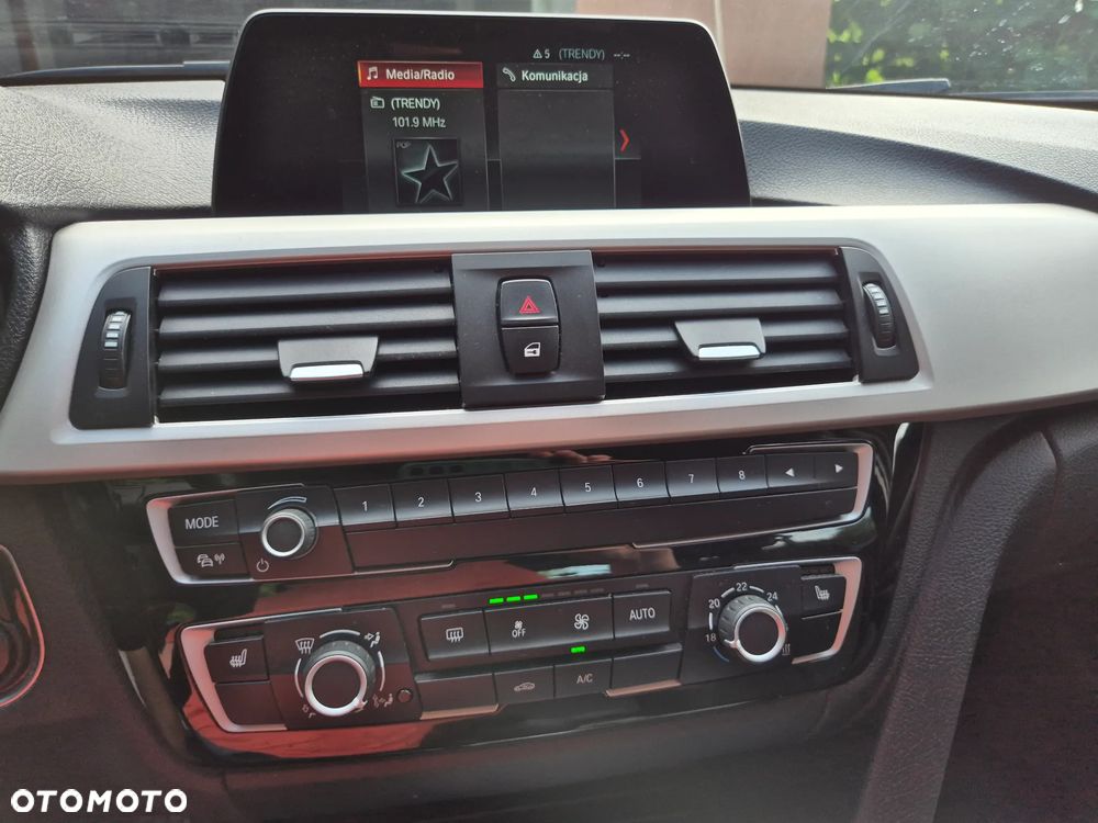 BMW Seria 3 318d Sport Line - 10