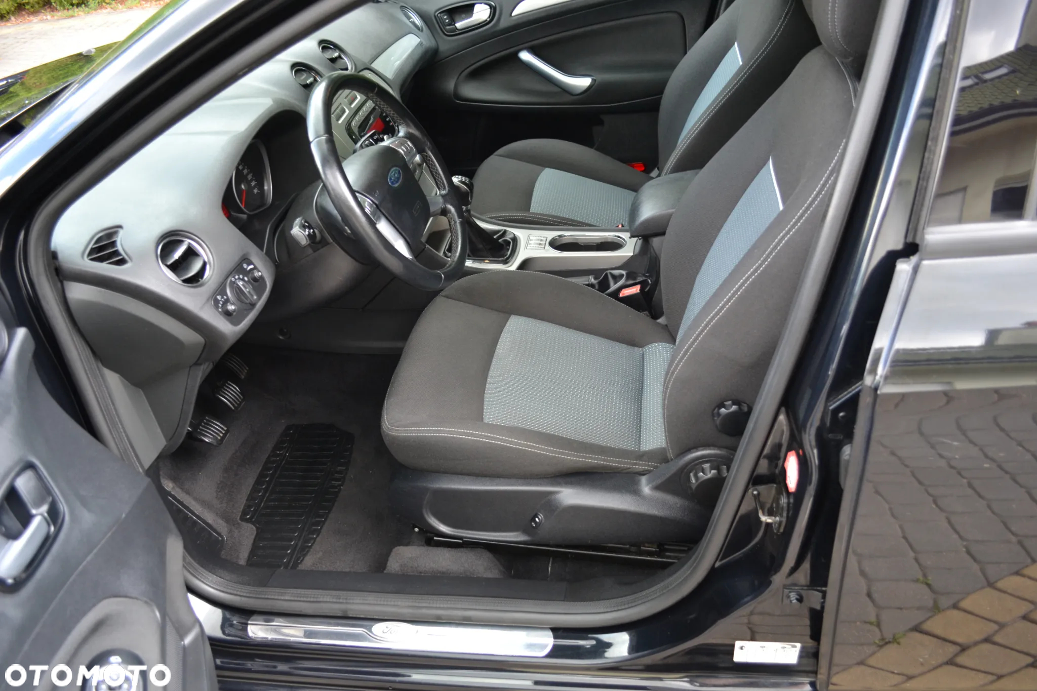 Ford Mondeo 1.6 Ambiente - 13