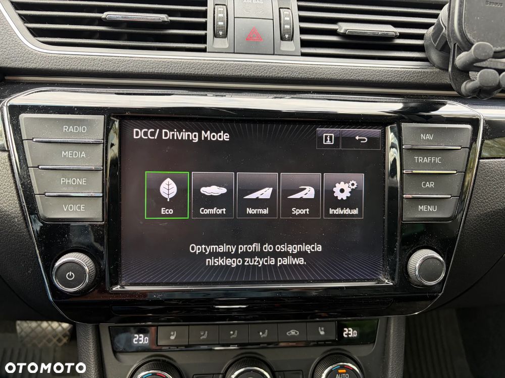 Skoda Superb 2.0 TSI L&K DSG - 17