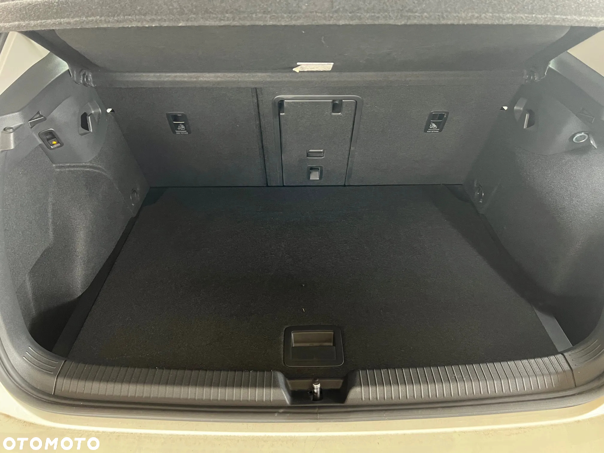 Volkswagen Golf 2.0 TDI SCR DSG Active - 13
