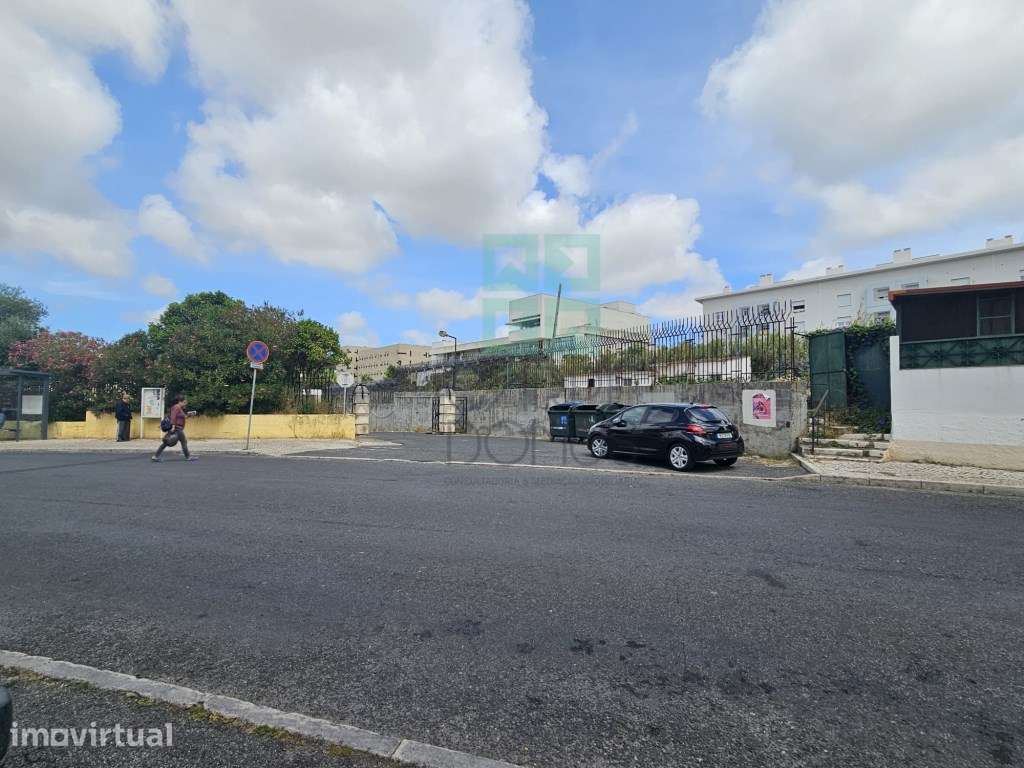 Terreno com 2000m2, junto Universidades, na Ajuda, Lisboa - Grande imagem: 3/25
