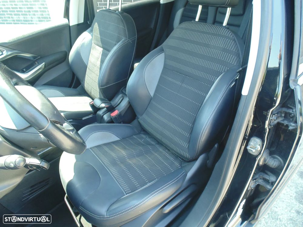 Peugeot 2008 1.6 BlueHDi Allure - 22