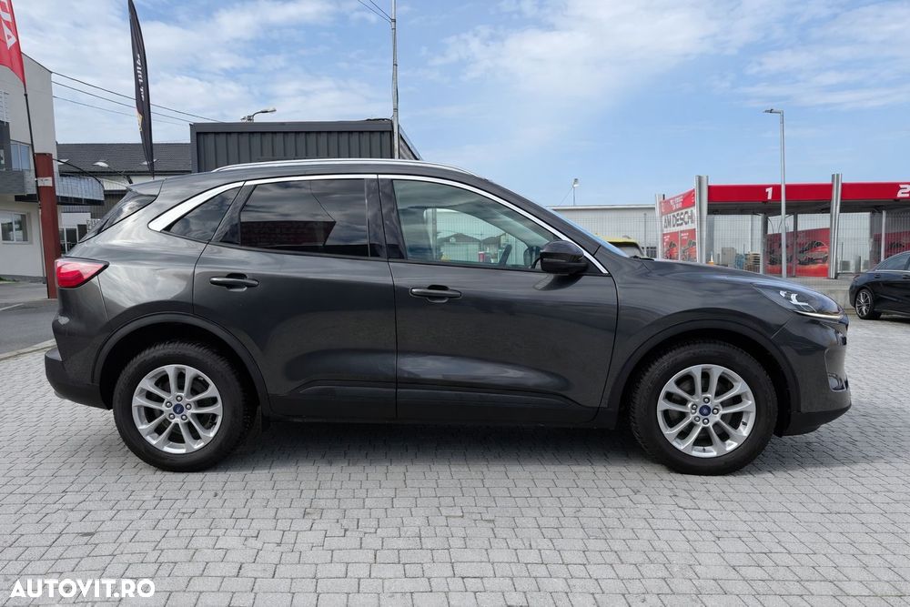 Ford Kuga 2.0 TDCi 2x4 Aut. Cool & Connect - 23