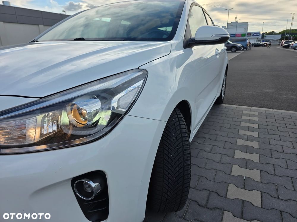 Kia Rio 1.4 L - 33