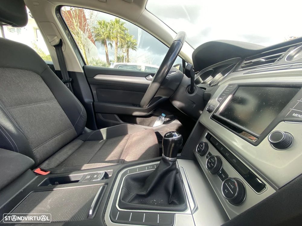 VW Passat Variant 2.0 TDi Confortline - 5