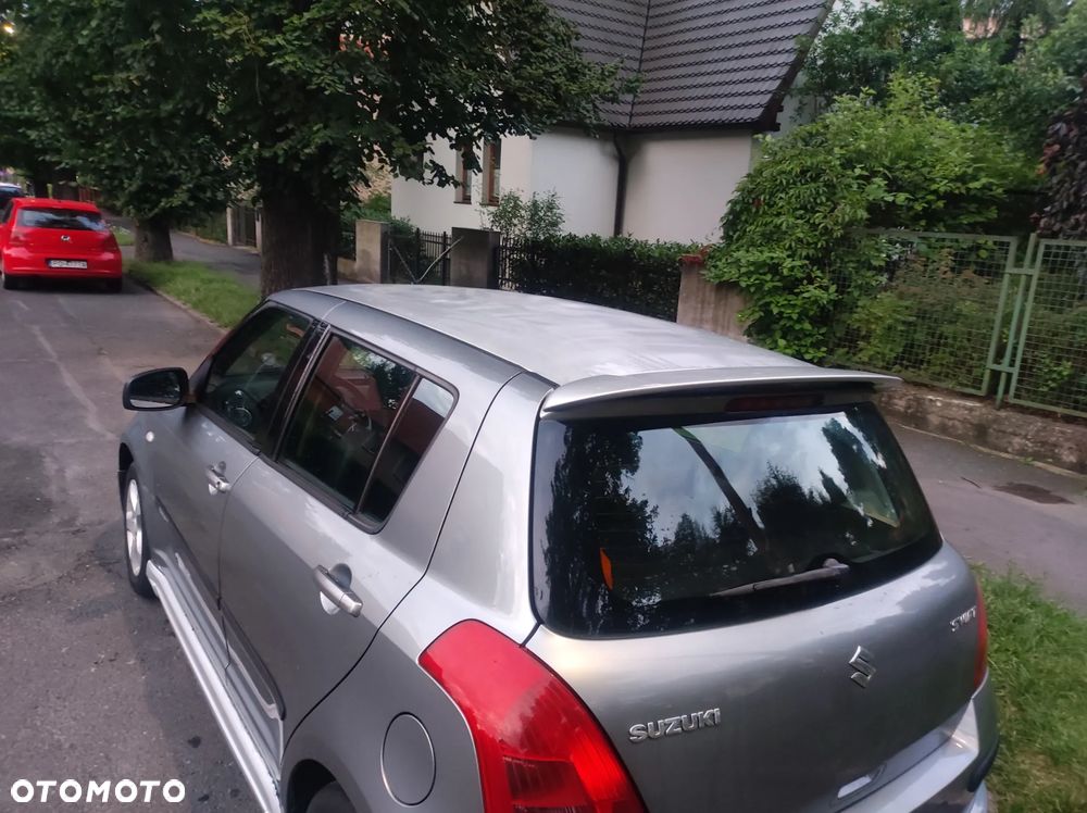 Suzuki Swift - 4
