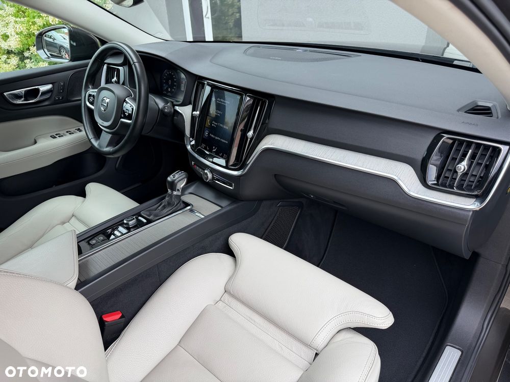 Volvo V60 Cross Country D4 AWD - 19