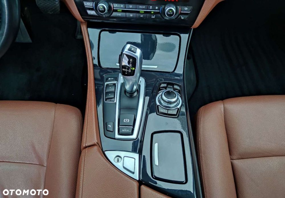 BMW Seria 5 520d Touring Sport Line - 30