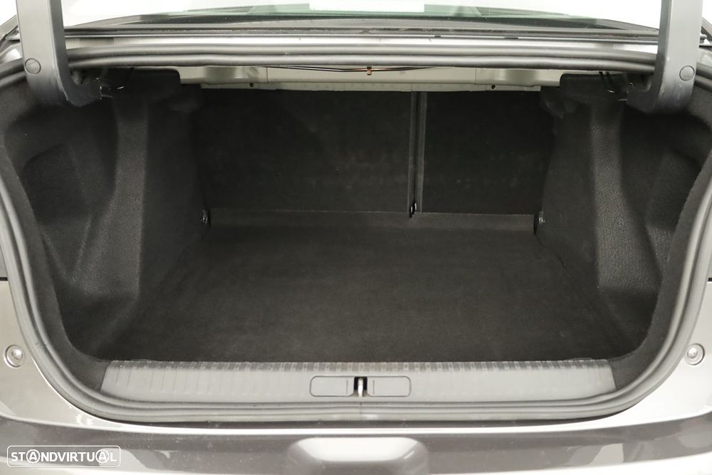 Citroën C4 X 1.2 PureTech Plus EAT8 - 24