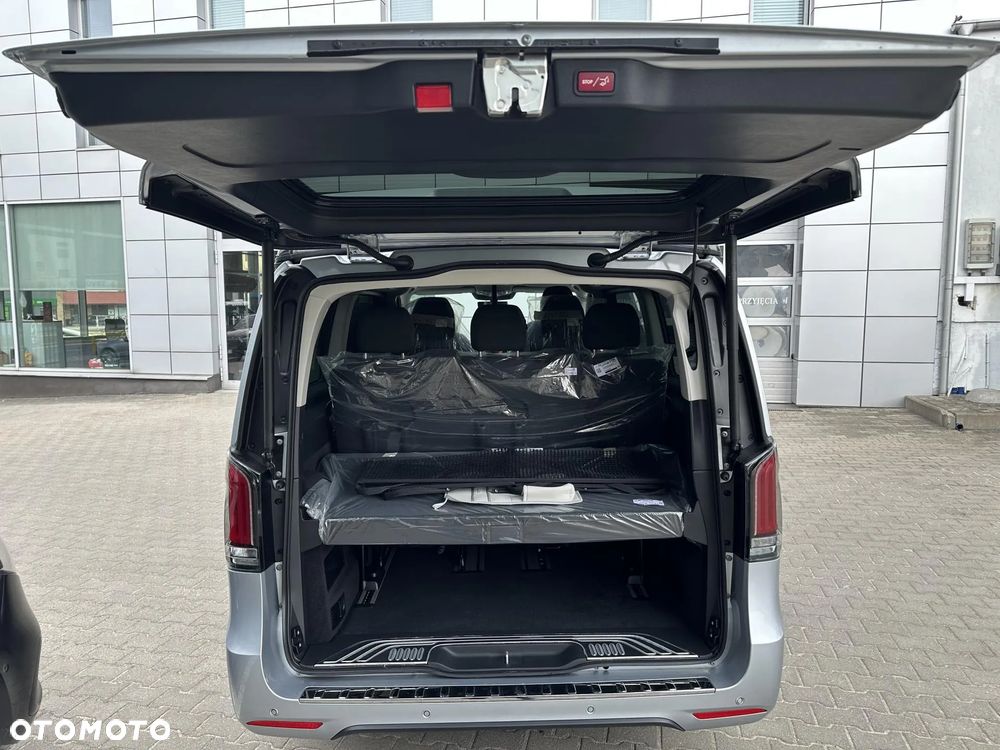 Mercedes-Benz Klasa V - 11