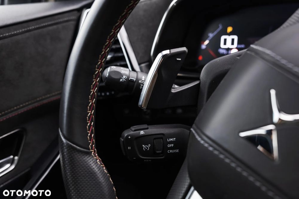 DS Automobiles DS 7 Crossback 1.6 PureTech Performance Line + - 31