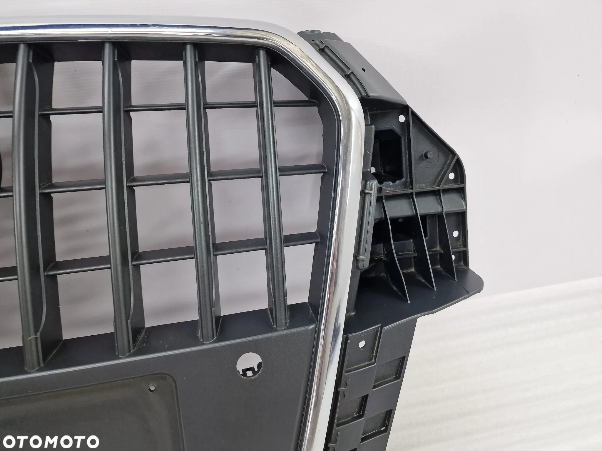 AUDI Q3 8U0 10-14 ATRAPA / GRILL PRZEDNI PRZÓD NA PDC , NR 8U0853653H / 8U0853651H / 8U0853651J / 8U0853651K , NR AUKCJI GR171 - 21
