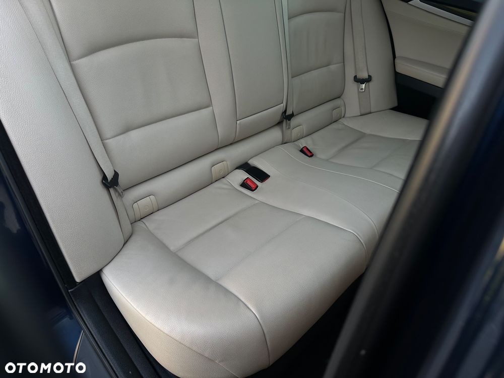 BMW Seria 5 530d xDrive Touring Sport-Aut Modern Line - 35