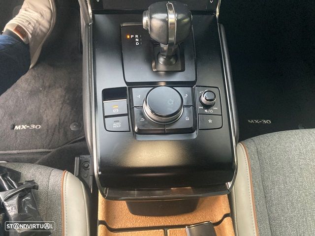 Mazda MX-30 e-SKYACTIV Excellence - 31