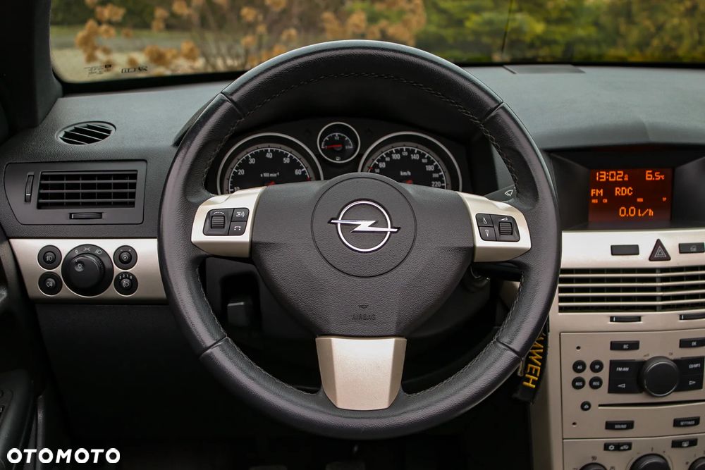 Opel Astra 1.6 Endless Summer - 30