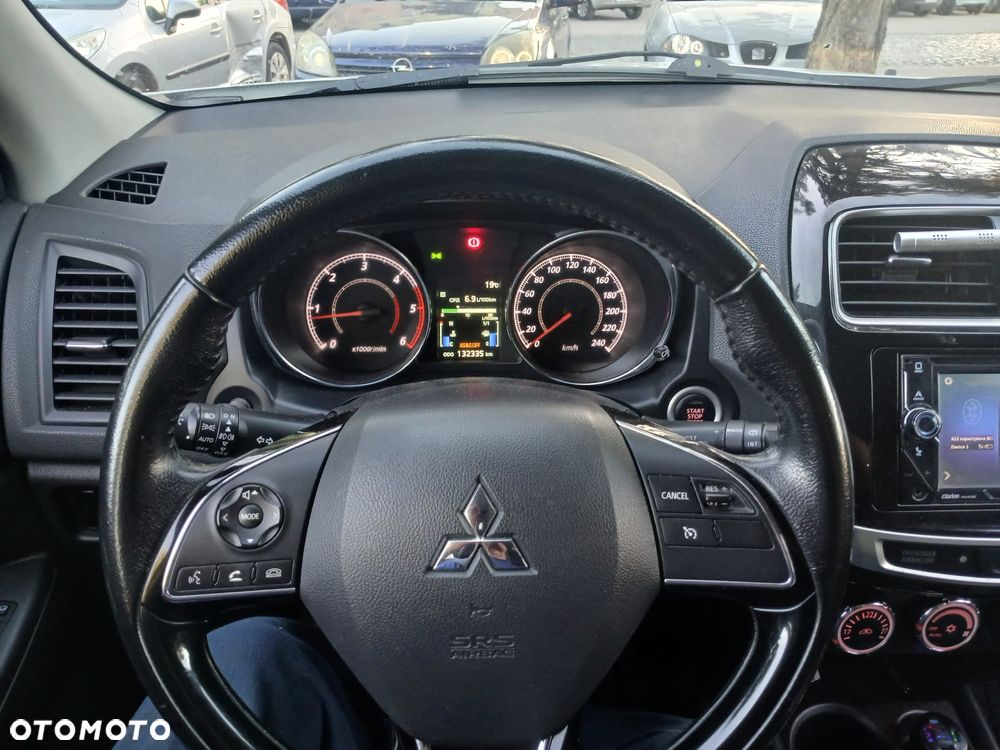 Mitsubishi ASX - 10