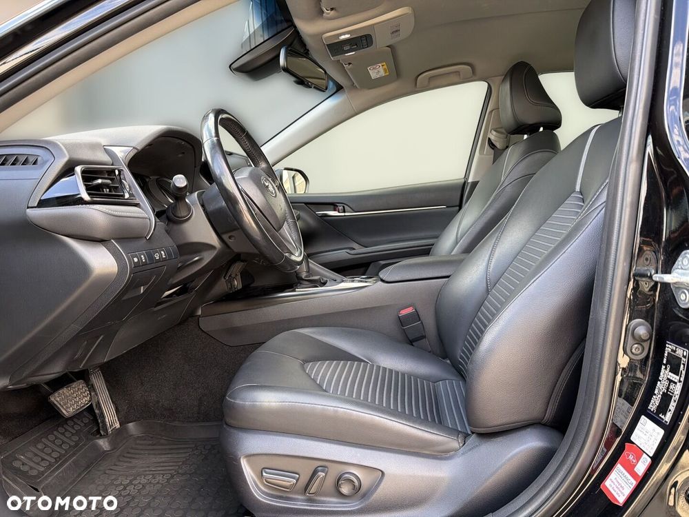 Toyota Camry 2.5 Hybrid Prestige CVT - 8