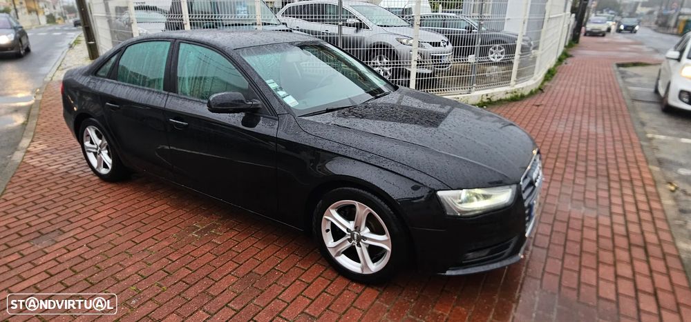 Audi A4 2.0 TDI Business Line Sport - 2