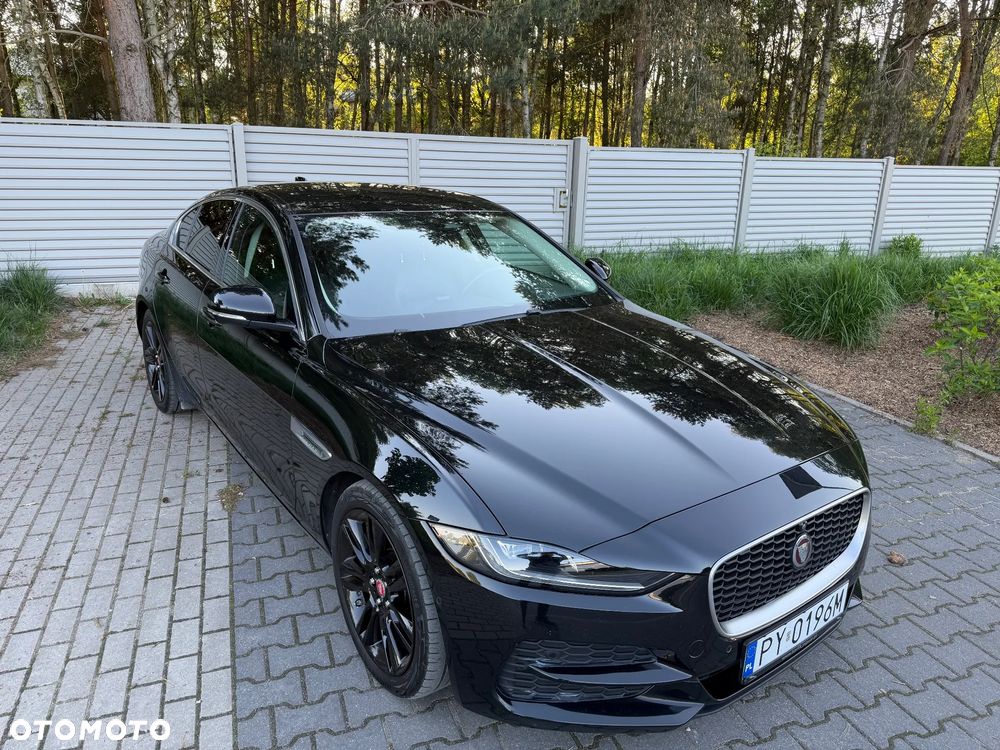 Jaguar XE 2.0 D200 mHEV AWD R-Dynamic S - 13