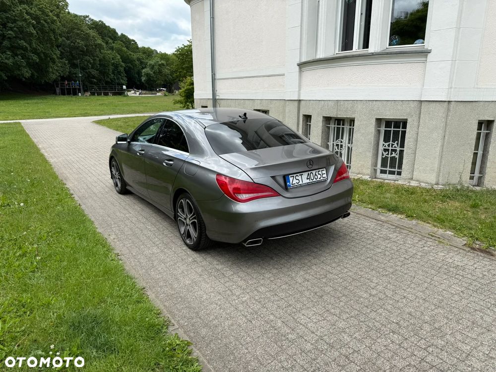 Mercedes-Benz CLA 200 7G-DCT - 4