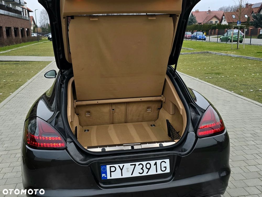 Porsche Panamera 4S PDK - 18
