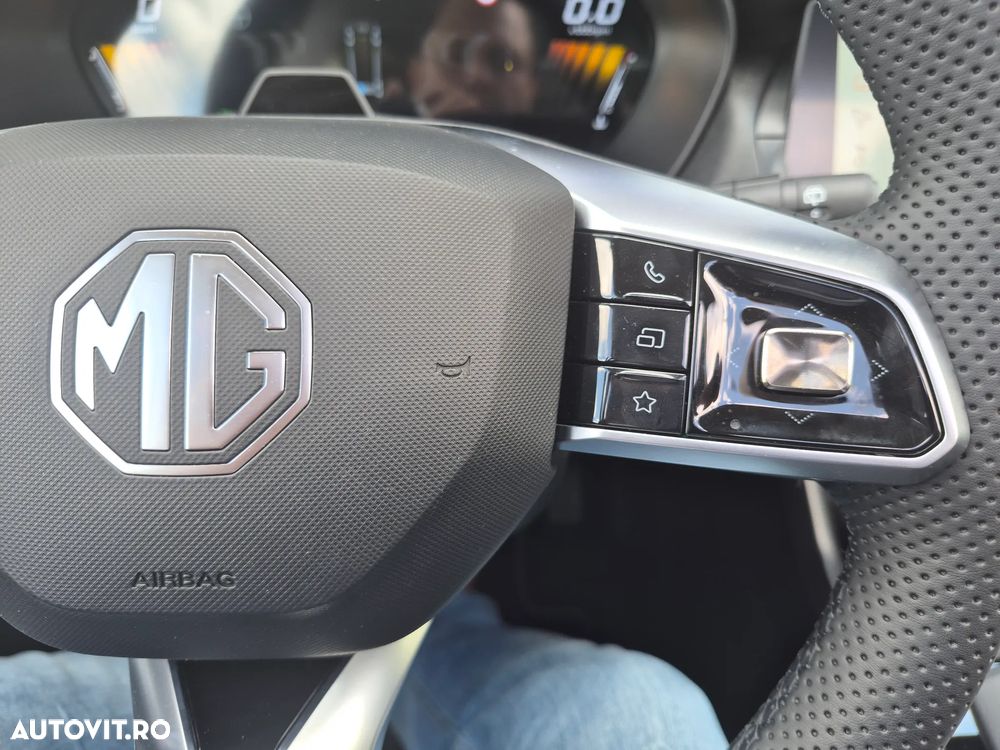 MG ZS HEV 1.5 GSI AT Exclusive+ - 21