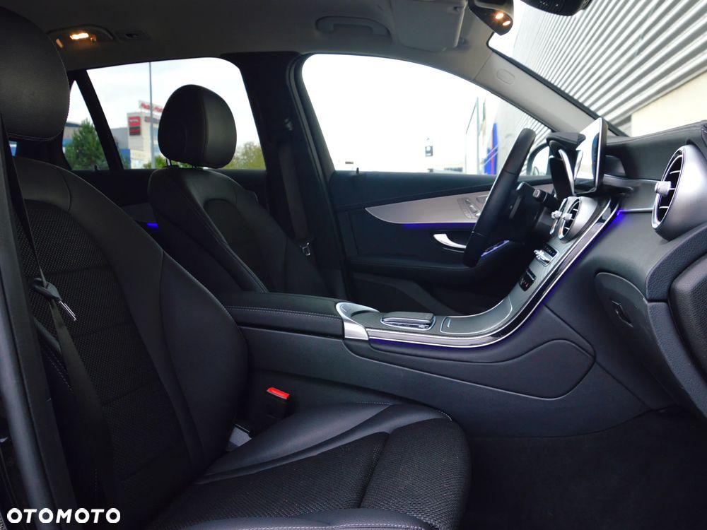 Mercedes-Benz GLC 300 e 4-Matic - 17