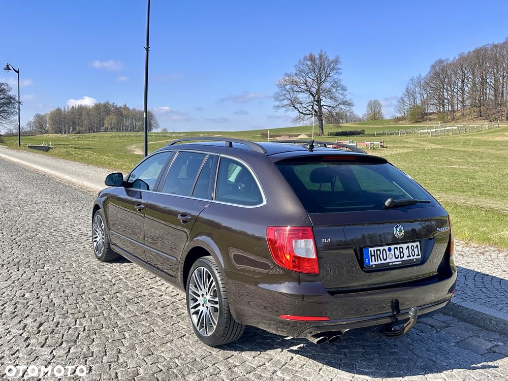 Skoda Superb 2.0 TDI DSG Exclusive - 22