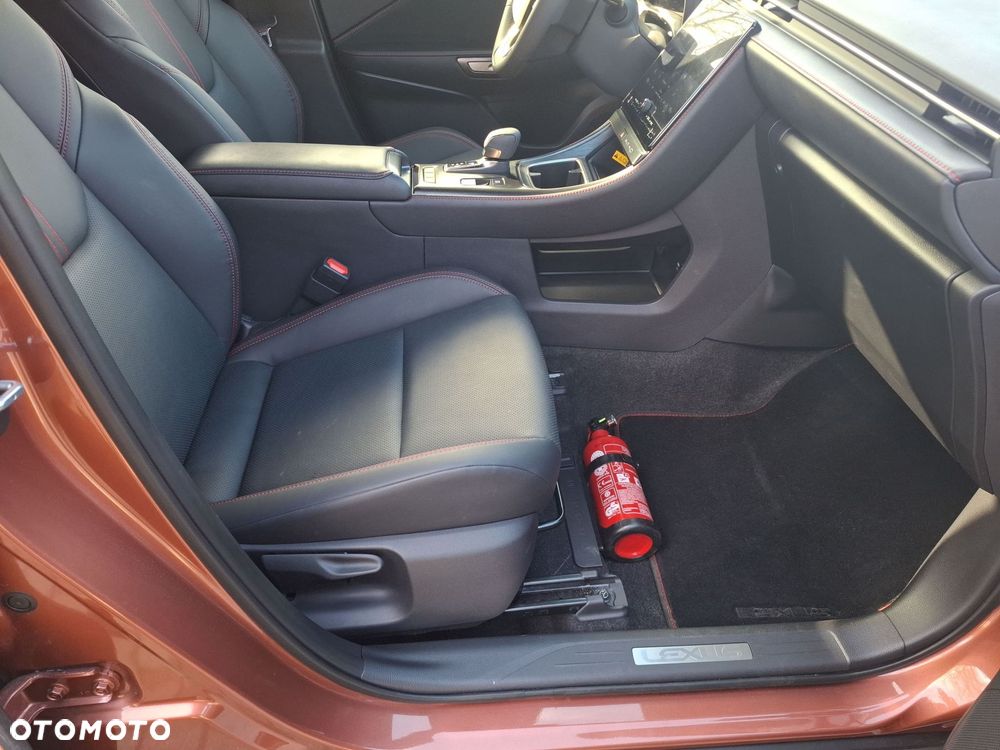 Lexus LBX 1.5 Hybrid Emotion - 17